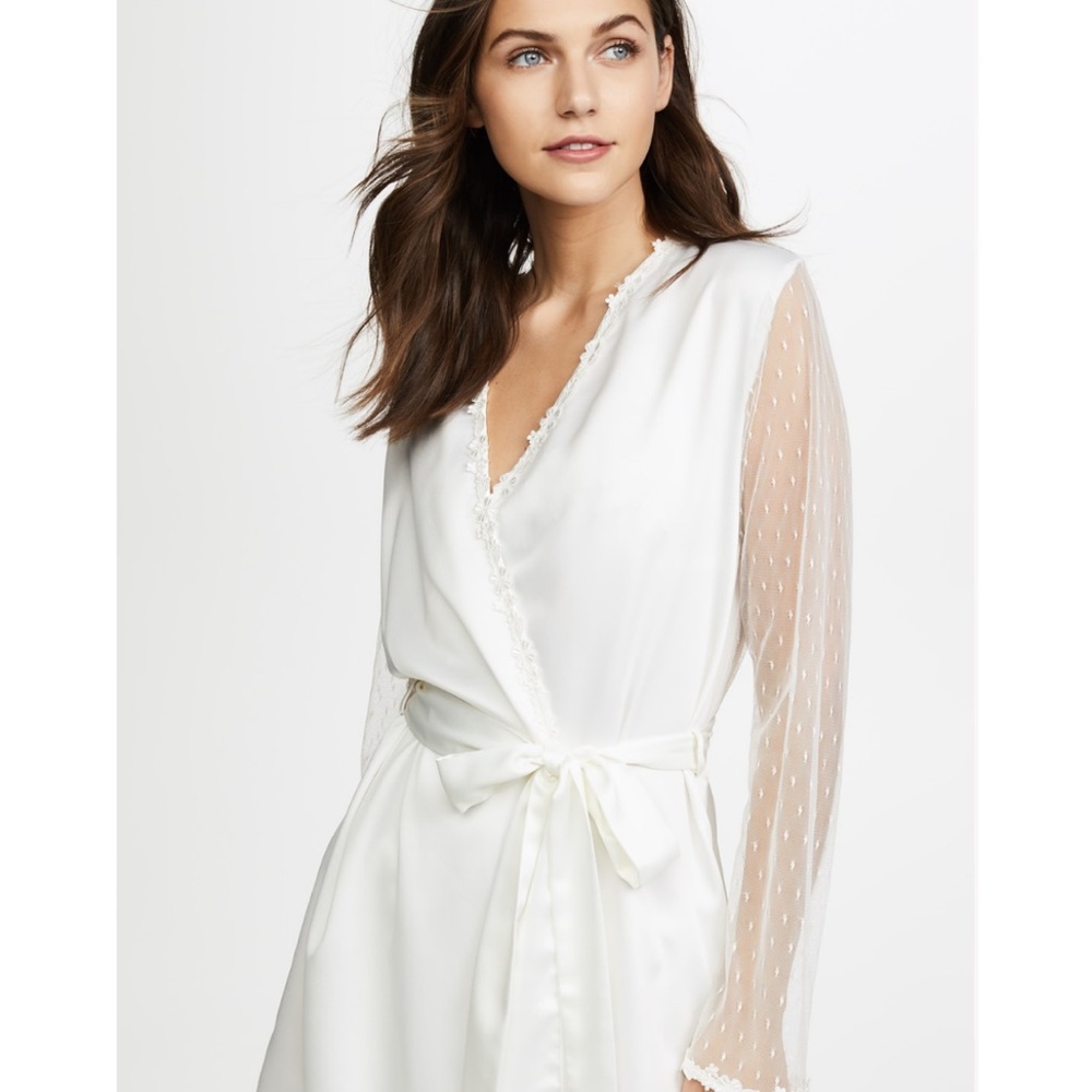 Elegant White Lace Trim Robe